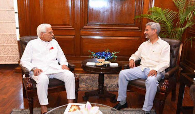 Natwar Singh meets external affairs minister S. Jaishankar