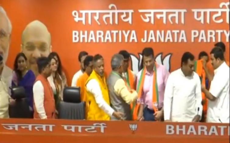 Popular Bengali television and film personalities join BJP