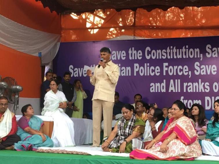 Chandrababu Naidu visits Mamata dharna platform in Kolkata to express solidarity in anti-BJP fight