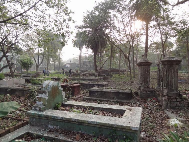 Delhi Gate cemetery may soon run out of burial space as Covid death toll continues to rise in the national capital: Reports