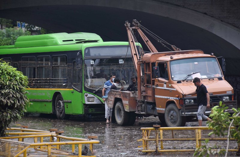 Heavy rain lashes Delhi, house collapses in ITO