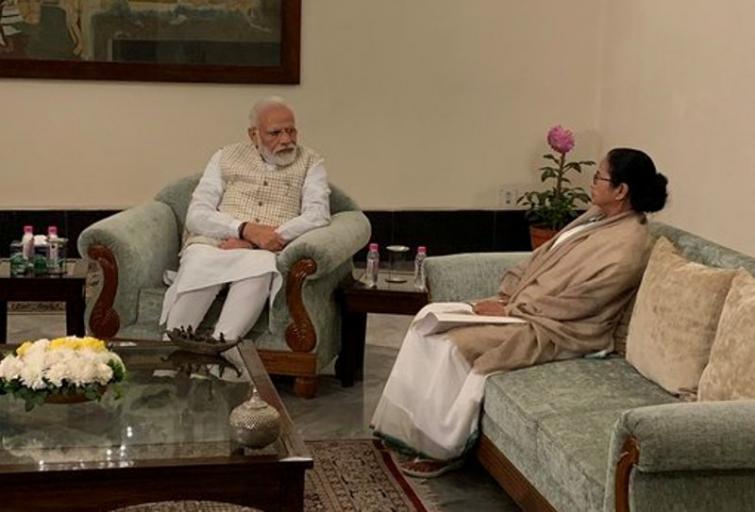 Narendra Modi, Mamata Banerjee meet in Kolkata