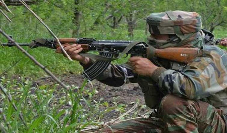 Militants open fire at security forces in Srinagar