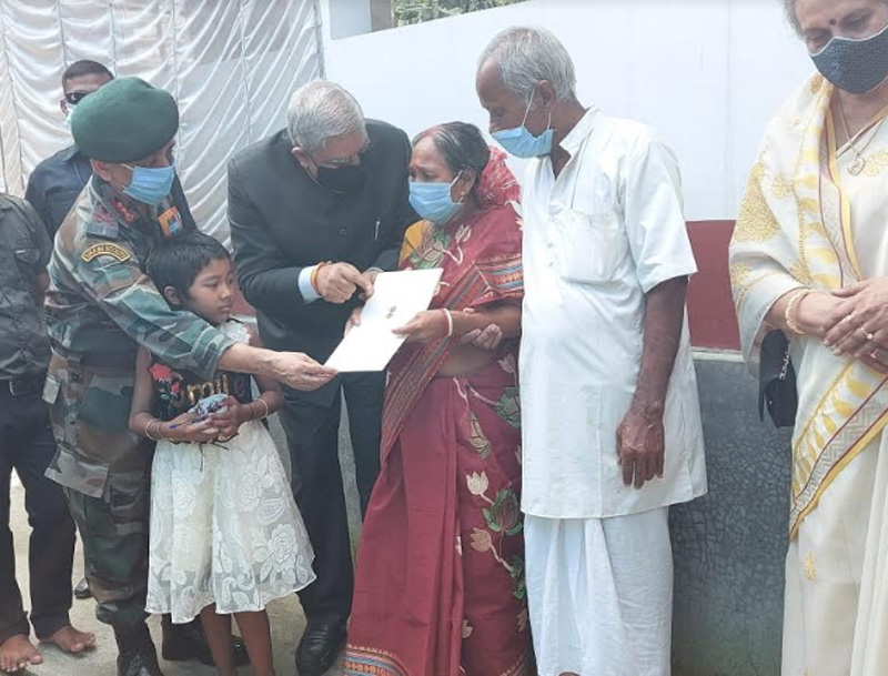 West Bengal Governor meets family members of Hav (late) Bipul Roy in Alipurduar