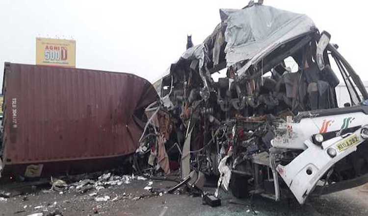 Tamil Nadu: 19 kiled as container lorry rams into KSRTC bus 