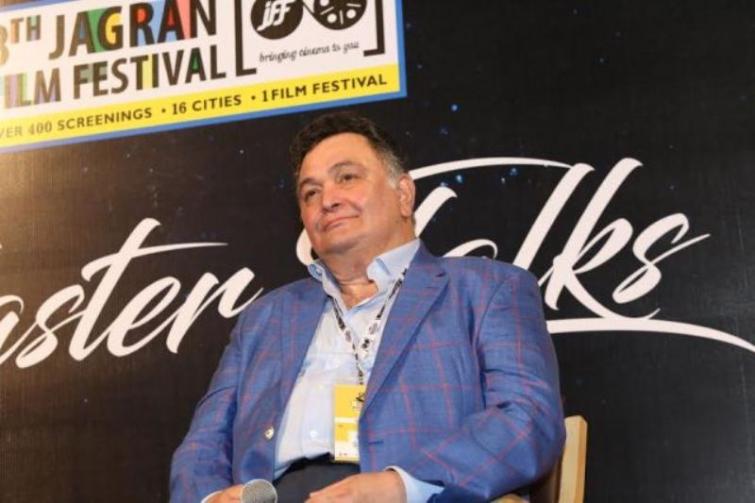 Bollywood actor Rishi Kapoor admitted in Mumbai hospital