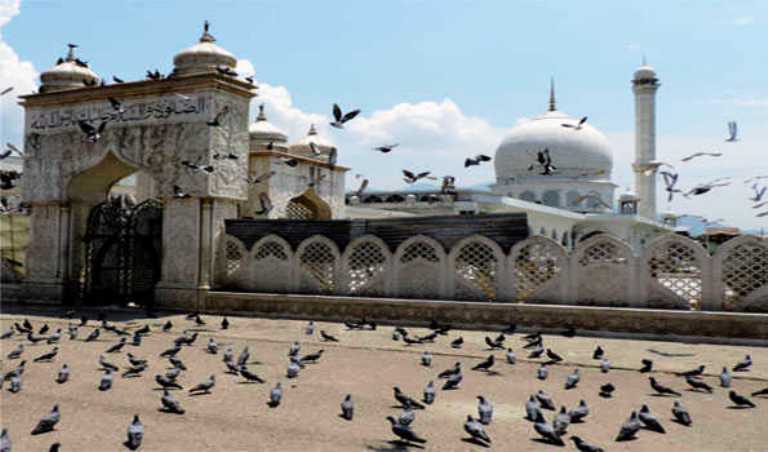 No Friday prayers at Jamia Masjid, Hazratbal, other shrines in Kashmir