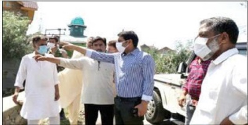 DDC Srinagar inspects restoration works of Vicharnag