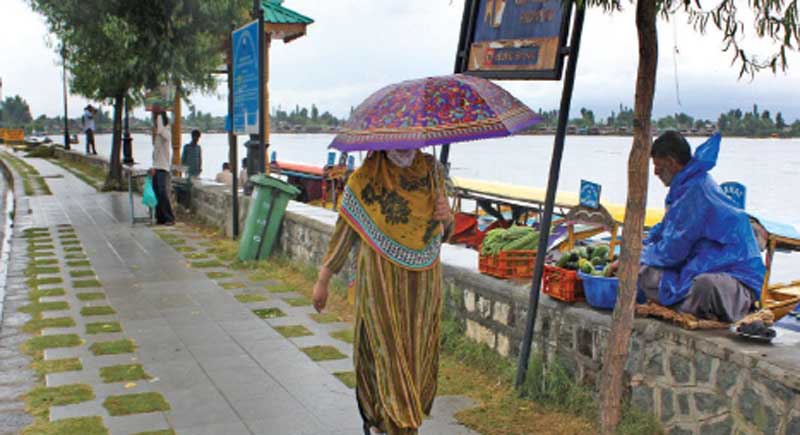 Kashmir gets respite from heat wave