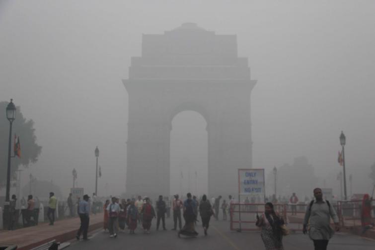 Delhi records season’s lowest temperature at 3.2 degrees; IMD issues yellow alert