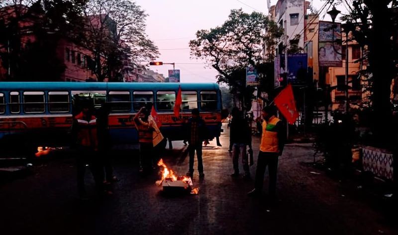 Left's 12-hour bandh in West Bengal today, railway tracks blocked