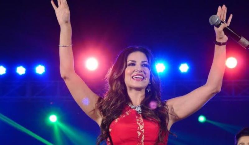 Tamizhar Kalam volunteers take out procession against Sunny Leone dance programme