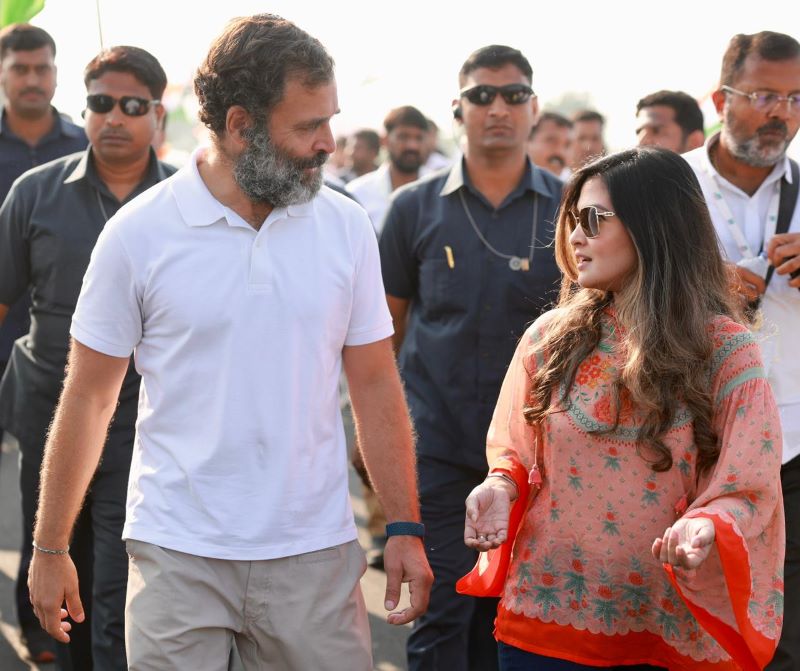 Rahul Gandhi (L) and Riya Sen (R) | Image Credit: Twitter/Congress