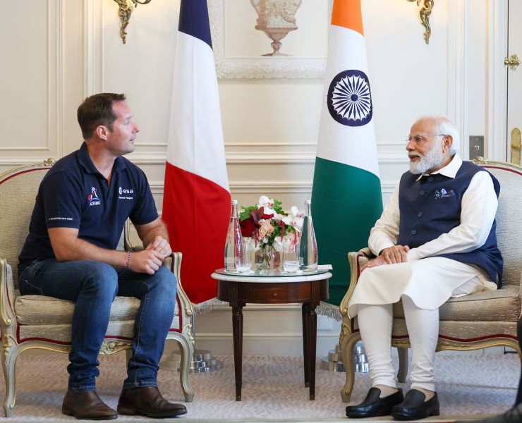 PM Modi meets French astronaut, pilot and actor Thomas Pesquet