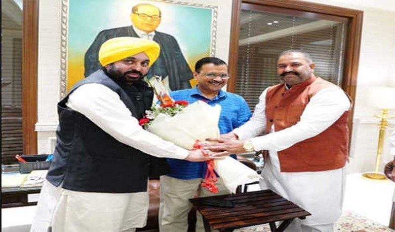 Jalandhar LS MP Sushil Kumar Rinku meets Arvind Kejriwal