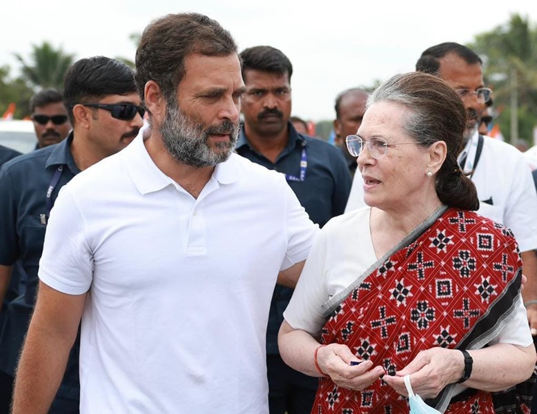 After Opposition's meeting, plane carrying Sonia and Rahul Gandhi makes emergency landing in Madhya Pradesh