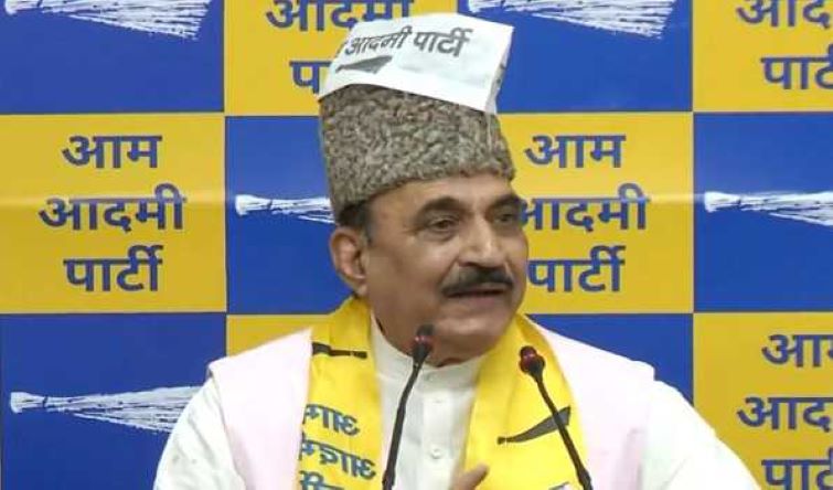 Senior BJP leader Akhand Pratap Singh joins AAP