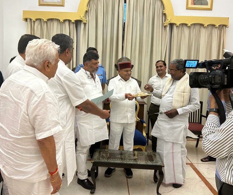 Karnataka: Congress legislature party elects Siddaramaiah its leader, Guv invites CM-designate to take oath