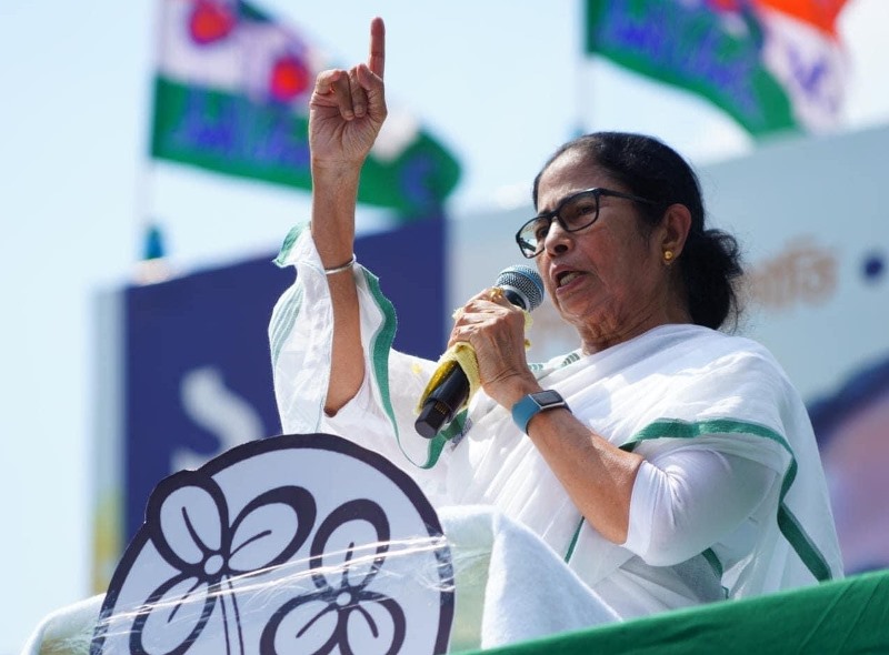 'Chop off my head': Mamata Banerjee slams opposition over DA protests