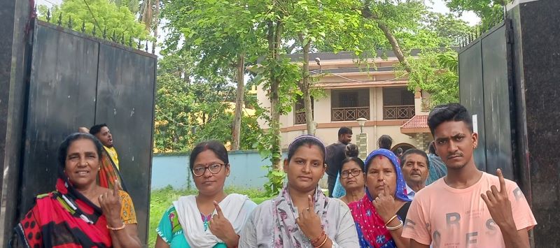 Lok Sabha polls: EC orders repolling in two voting stations in West Bengal
