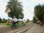 US Ambassador to India Eric Garcetti enjoys electric scooter ride in Kolkata, pledges to build greener and healthier future