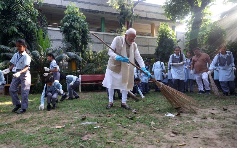 PM Modi participates in cleanliness drive as Swachh Bharat Abhiyan completes 10 years