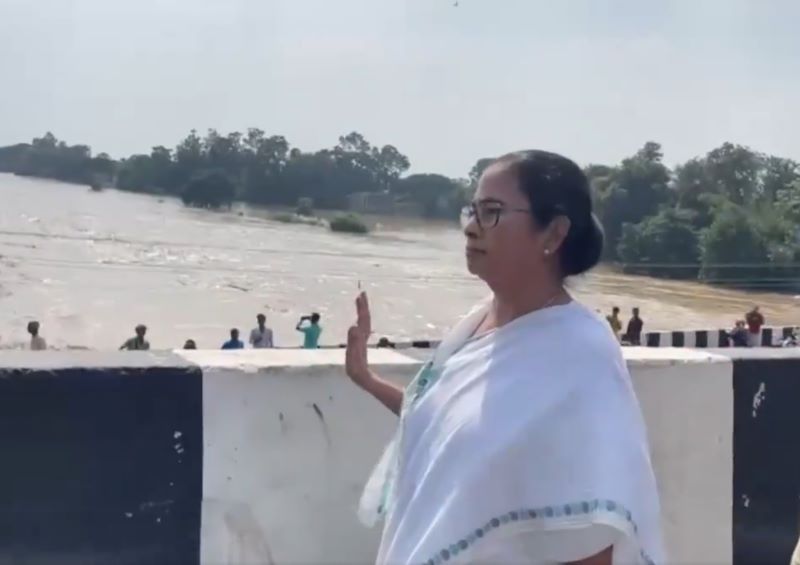 'Bengal floods man-made disaster': Mamata Banerjee takes stock of situation