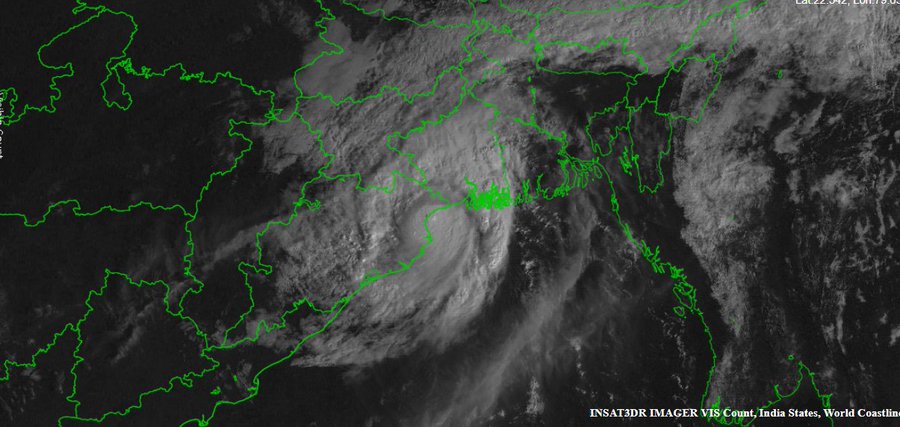 Heavy rains and wind hammer Odisha, West Bengal as Cyclone Dana makes landfall