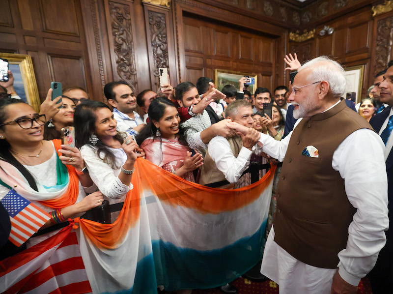 PM receives warm welcome by Indian Community at Hotel duPont, Wilmington, Delaware, in USA on September 21, 2024. PIB photo. 