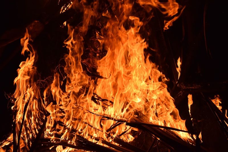 Punjab: Pregnant woman expecting twins dies after husband sets her on fire following argument