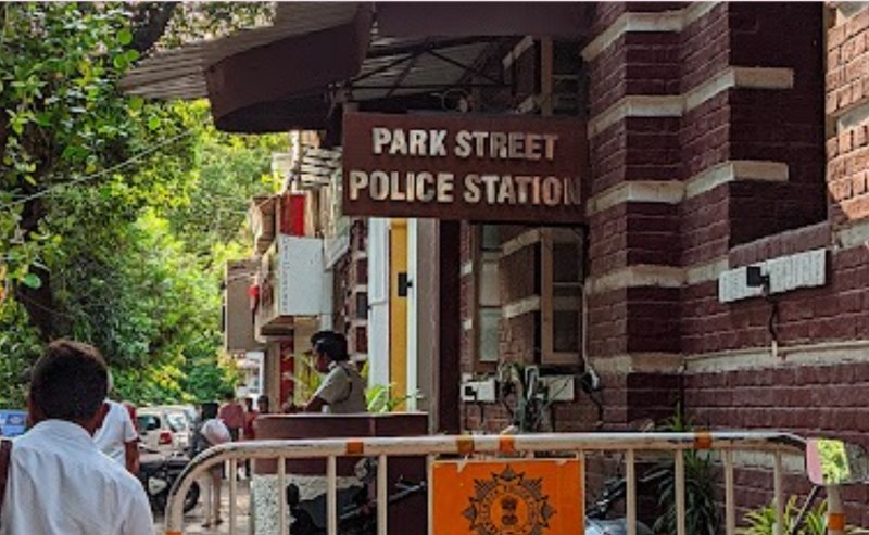 Kolkata cop accused of molesting female civic volunteer inside Park Street police station