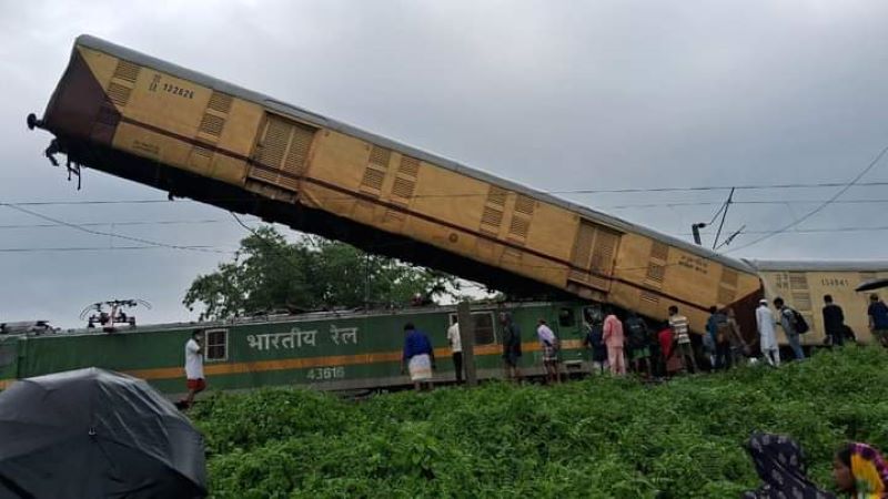Freight train collides with Agartala-Sealdah Kanchanjangh Express in West Bengal, several injured 