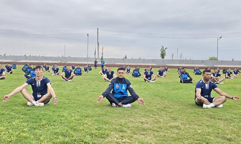India, Uzbekistan armed forces members perform yoga as part of Dustlik