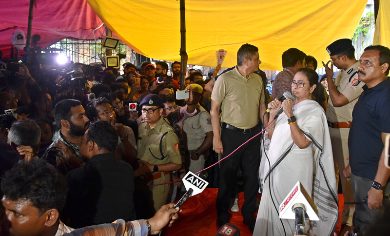 RG Kar: Junior doctors to meet Mamata Banerjee today with hunger strike on