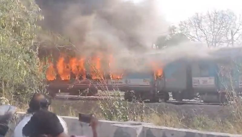 Massive fire breaks out at three coaches on Taj Express train in Delhi, no injuries reported