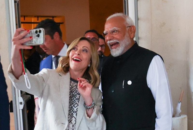 Modi, Giorgia Meloni's selfie moment at G7 Summit goes viral