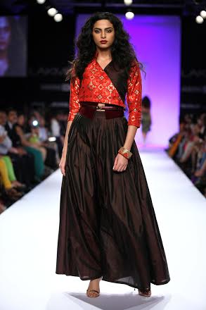 Designer Shruti Sancheti showcases collection at LFW