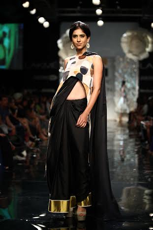 Shilpa Shetty walks the ramp at Lakme Fashion Week