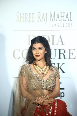 Malaika, Nimrat Kaur walk for Rina Dhaka