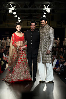 ICW Delhi: Aditya Roy Kapoor, Alia Bhatt walks ramp for Manish Malhotra