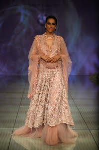 Tarun Tahiliani showcases at Bridal Fashion Week