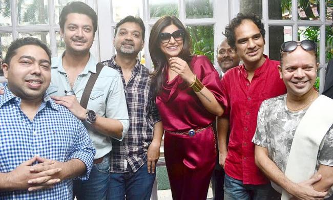Sushmita Sen along with 'Nirbaak' team interact with media in Kolkata 