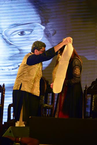 Zeenat Aman, Ramesh Sippy launch Usha Uthup album