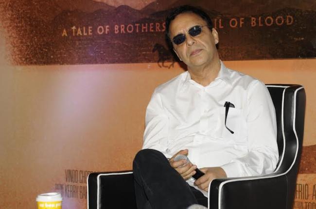 Vidhu visits Kolkata on 'Broken Horses'