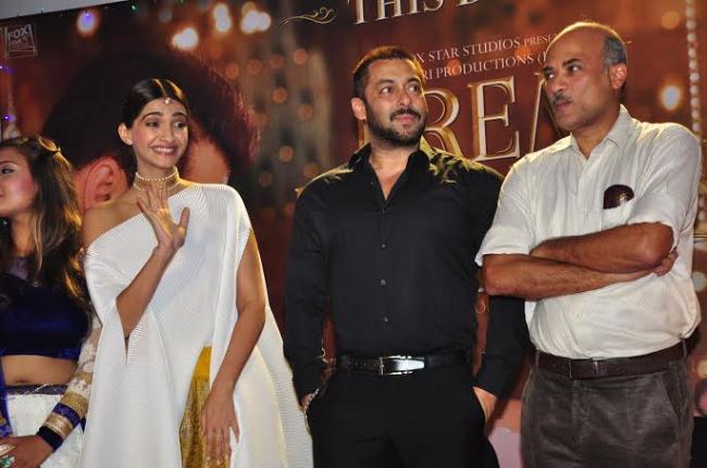 Prem Ratan Dhan Payo's team holds informal meet