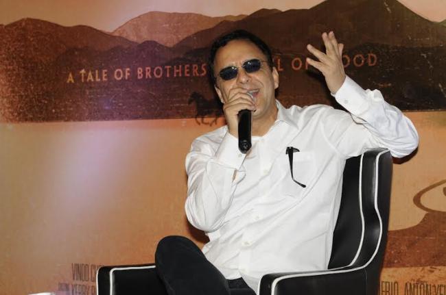 Vidhu visits Kolkata on 'Broken Horses'