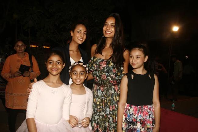 Lisa Haydon shows up at Ballerina show of sister