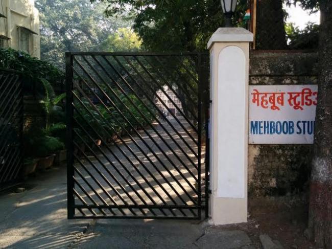 Stars have fun while shooting for Piku poster