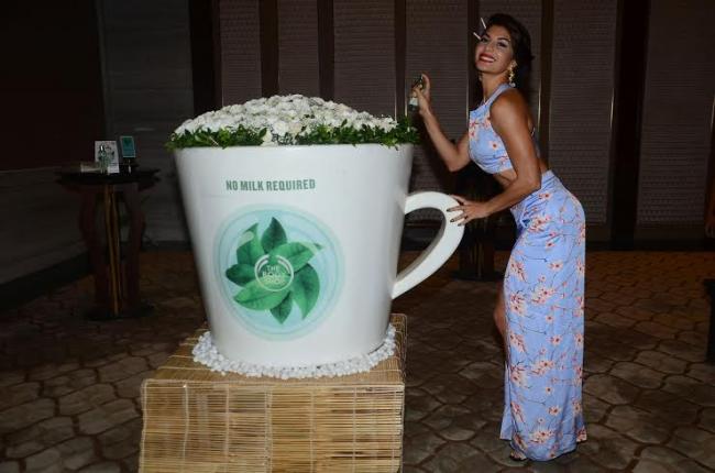 Jacqueline Fernandez unveils Fuji Green Tea range