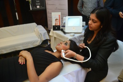 Dr. Paul demonstrates age-defying beauty treatment Venus Viva